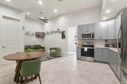 Luxury CBD Suite in Prime New Orleans Location