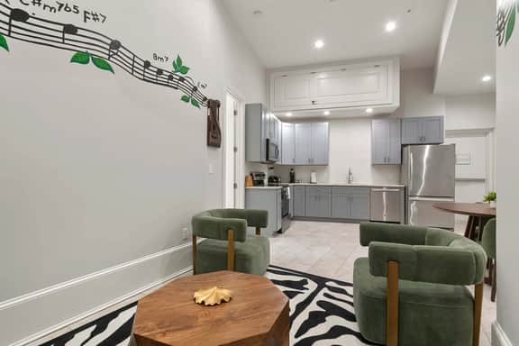 Luxury CBD Suite in Prime New Orleans Location