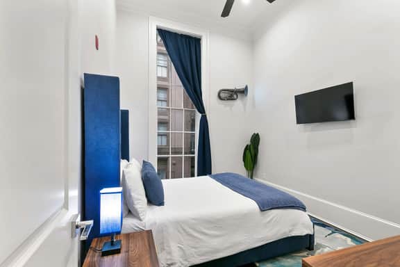 Lux Blues Suite,  Walk to French Quarter